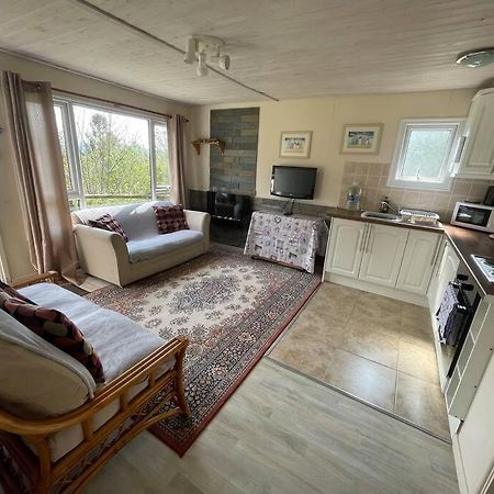 58 Plas Panteidal Eglwys-Fach Екстер'єр фото